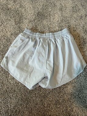 Lululemon Hotty Hot 4” (Size 4)